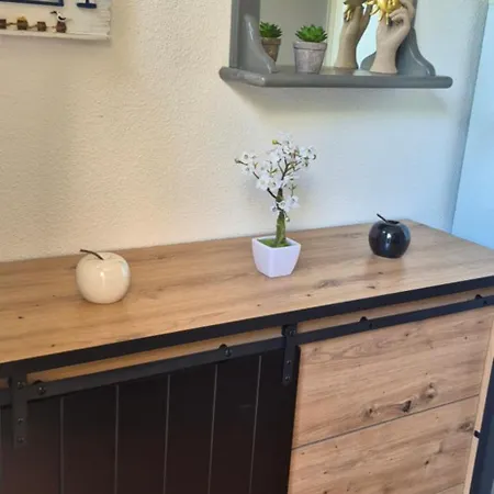Ferienhaus Village, Maison Climatisee, 6 Pers, Piscine, Wifi, Garage, Terrasse *