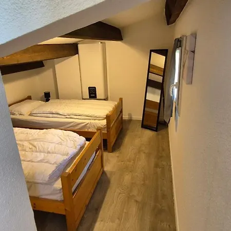 Ferienhaus Village, Maison Climatisee, 6 Pers, Piscine, Wifi, Garage, Terrasse
