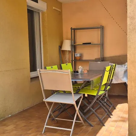 Village, Maison Climatisee, 6 Pers, Piscine, Wifi, Garage, Terrasse Ferienhaus