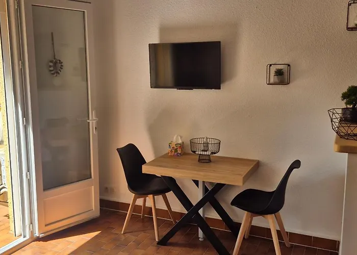 別荘 Village, Maison Climatisee, 6 Pers, Piscine, Wifi, Garage, Terrasse アグド