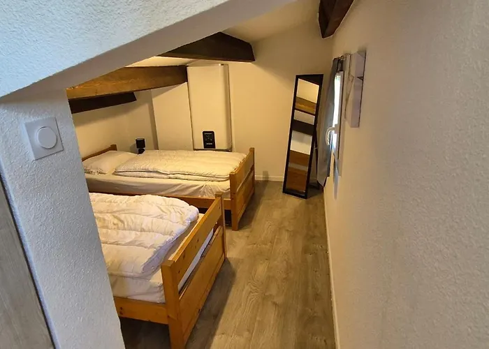 別荘 Village, Maison Climatisee, 6 Pers, Piscine, Wifi, Garage, Terrasse