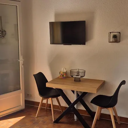 بيت للعطل Village, Maison Climatisee, 6 Pers, Piscine, Wifi, Garage, Terrasse آجد