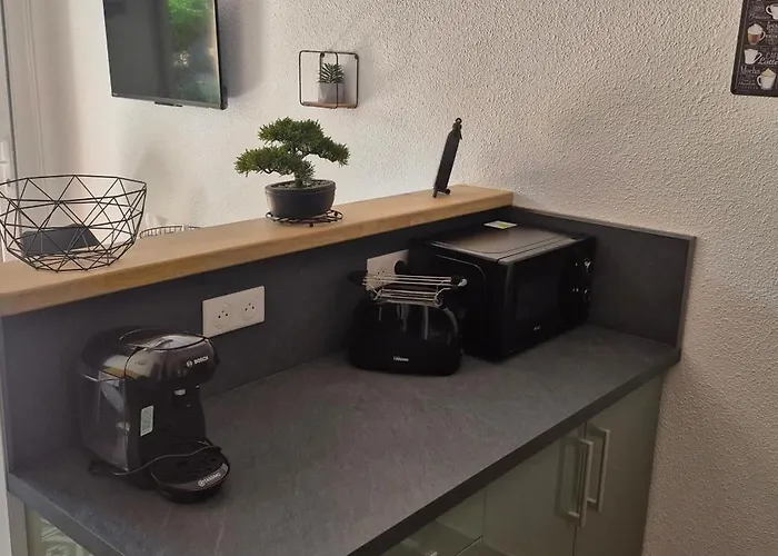 펜션 Village, Maison Climatisee, 6 Pers, Piscine, Wifi, Garage, Terrasse *