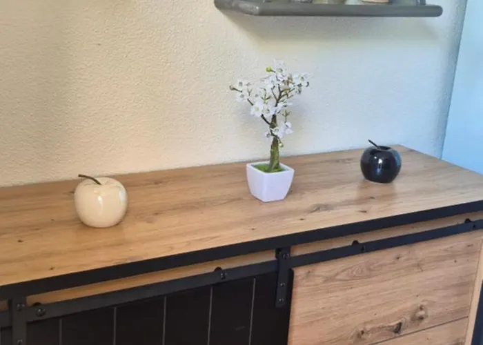 펜션 Village, Maison Climatisee, 6 Pers, Piscine, Wifi, Garage, Terrasse *